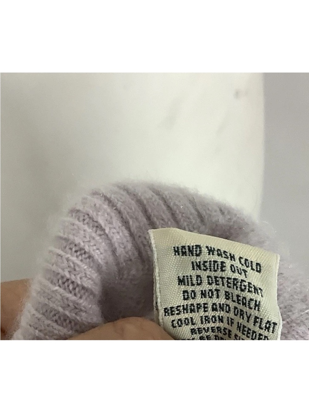 LL Bean Womens Sz M 100% Cashmere Lightweight Pullover Basic Lavender Sweater - Picture 6 of 6